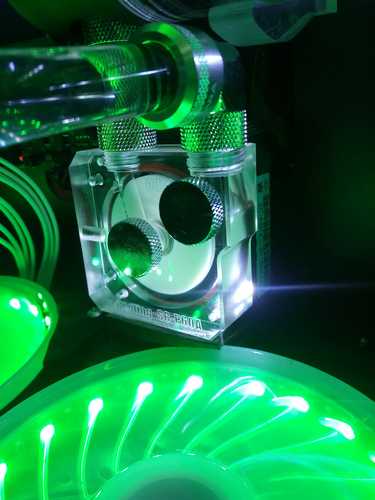 东远P67A水冷电脑水泵与HY定制游戏主机 打造高性能水冷电脑配件全解析